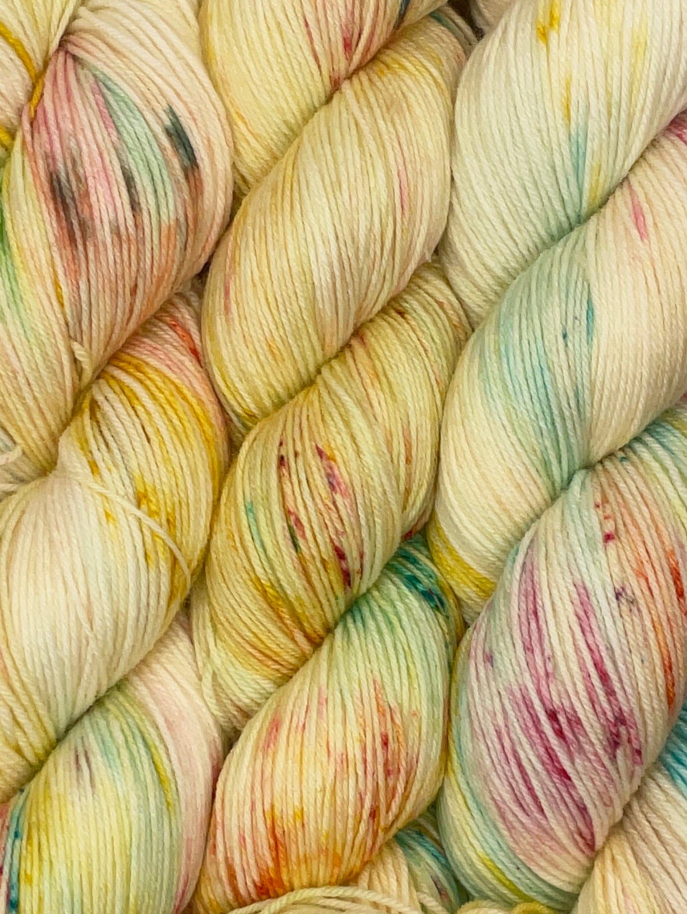 Classic Speckle Fingering 100g Skein