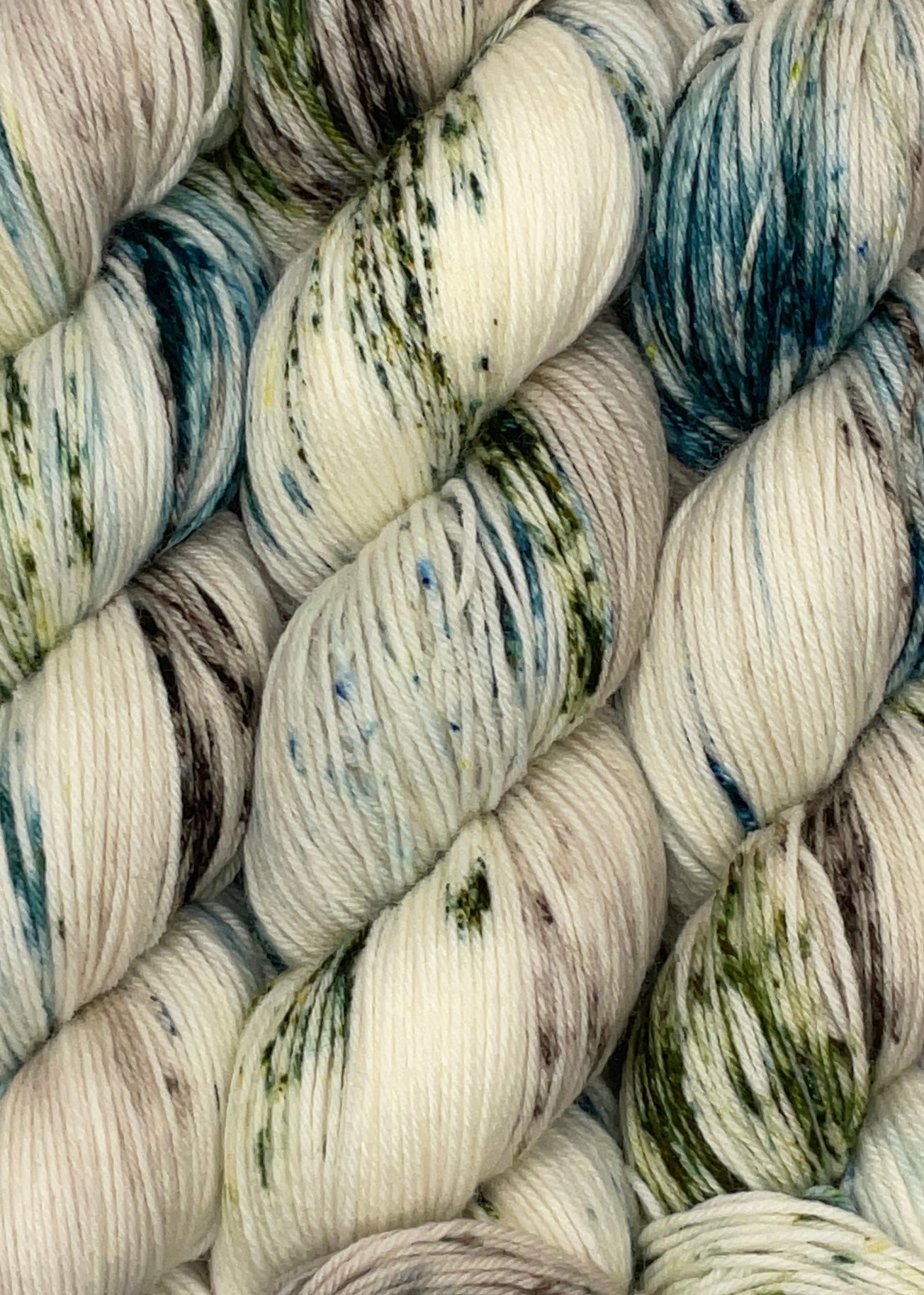 Classic Speckle Fingering 100g Skein