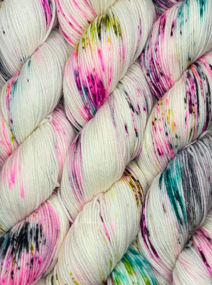 Classic Speckle Fingering 100g Skein