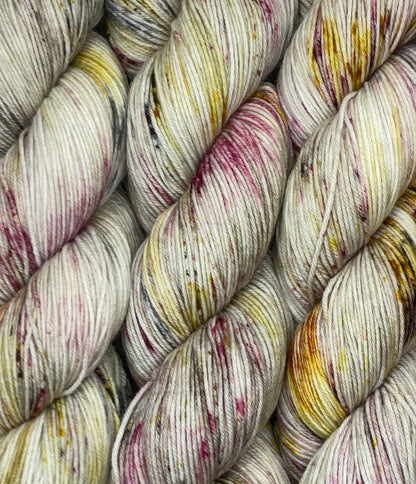 Classic Speckle Fingering 100g Skein